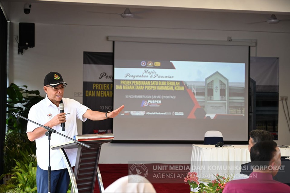 Penyerahan dan Perasmian Projek Pembinaan Satu Blok Sekolah serta Menaik Taraf PUSPEN Karangan -4