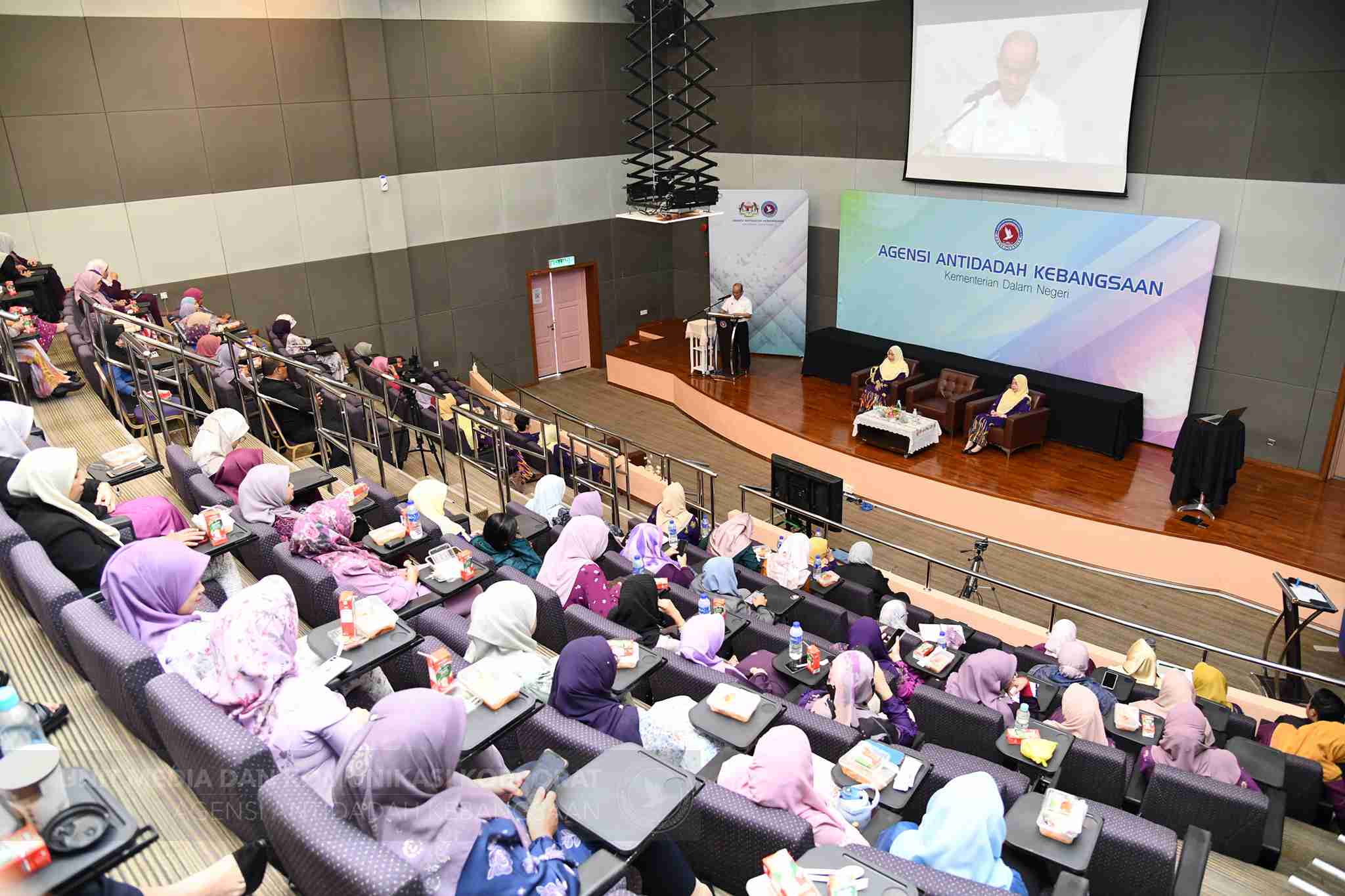 429676675_805085271658087_649648434514912283_n_11zon