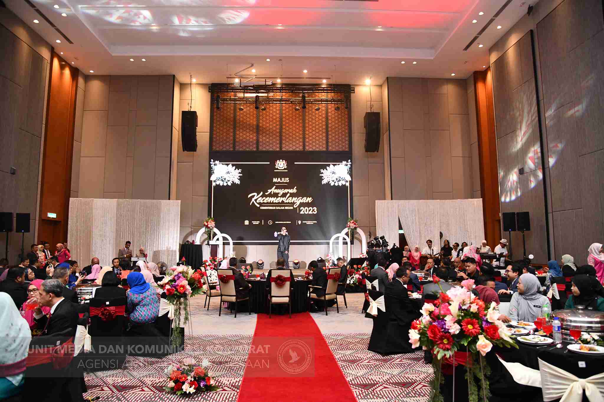 429677737_808663571300257_8176493007406270390_n_11zon