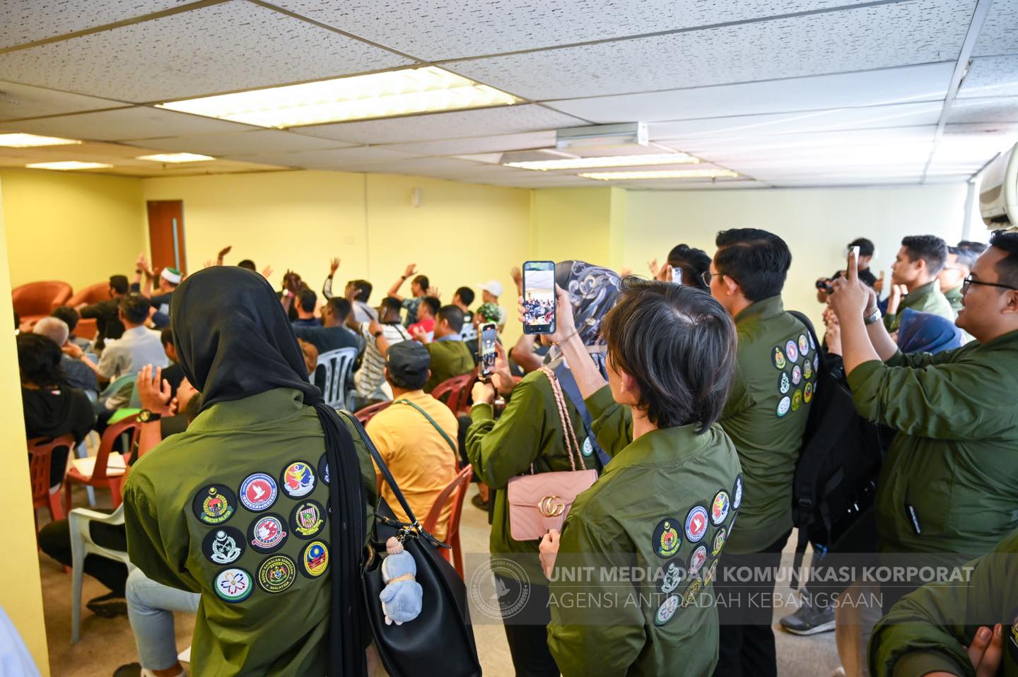 433559446_817089267124354_2092150758636444355_n_11zon