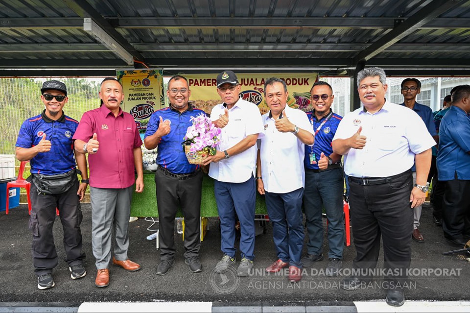Penyerahan dan Perasmian Projek Pembinaan Satu Blok Sekolah serta Menaik Taraf PUSPEN Karangan -6