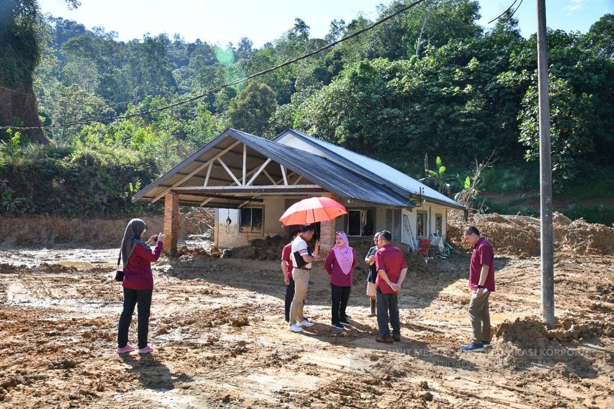 AADK Santuni Warga Kerja Bencana Alam di Sabah 6