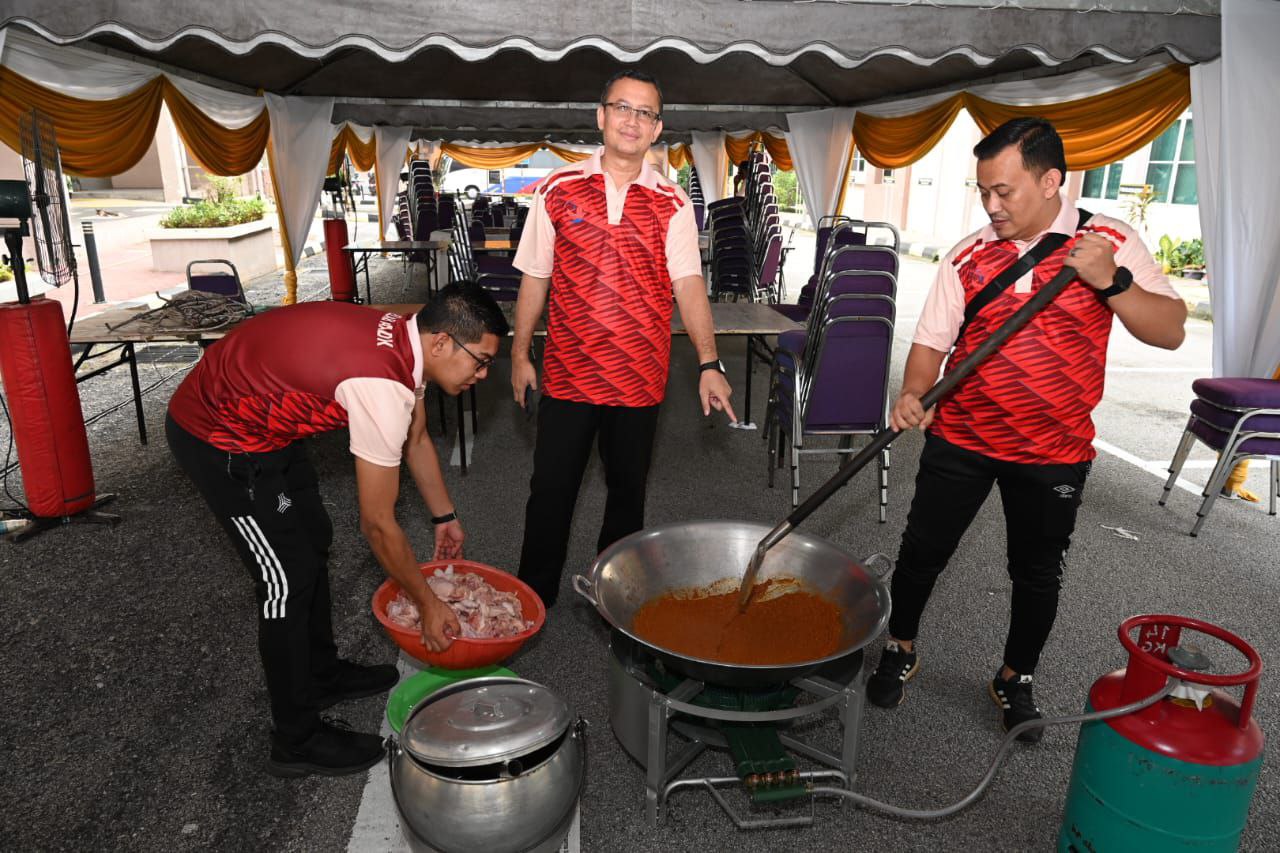Masak Rendang Sempena Program Penerapan Nilai-Nilai Murni TMDN Kelab Kebajikan dan Sukan AADK 5