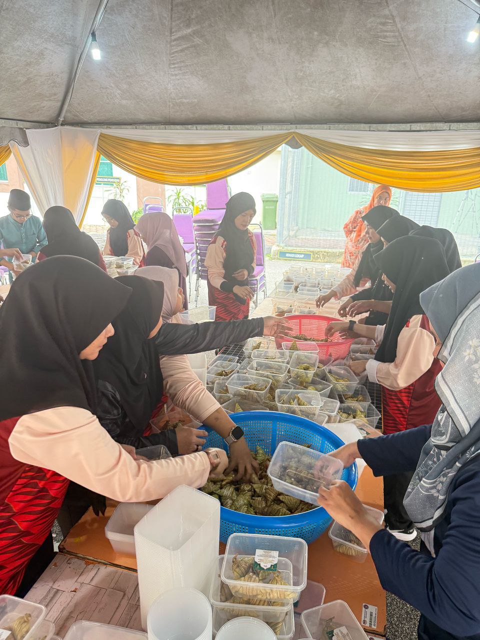 Masak Rendang Sempena Program Penerapan Nilai-Nilai Murni TMDN Kelab Kebajikan dan Sukan AADK 2