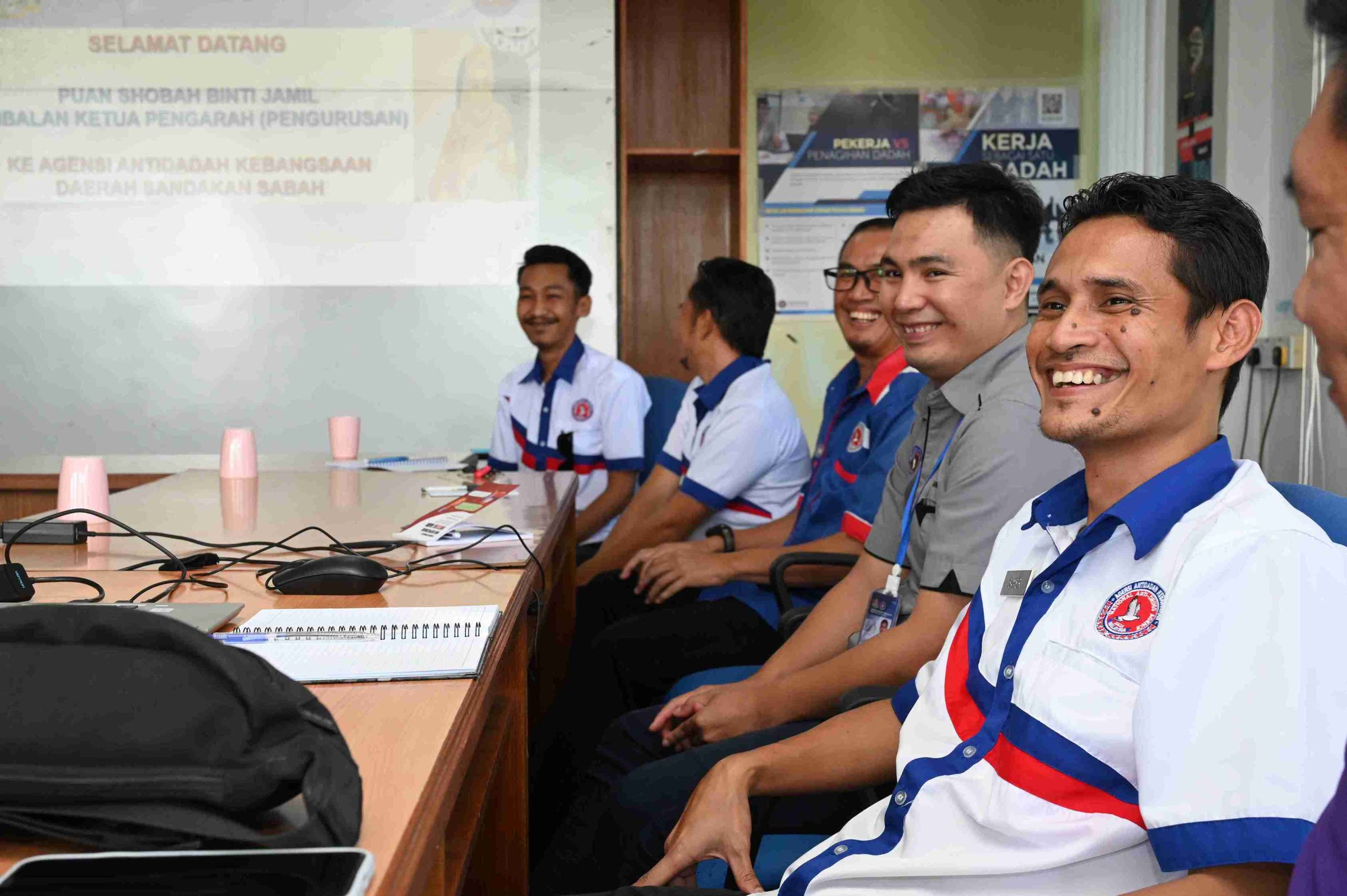 Biar Mereka, Kerja di Pejabat Yang Selesa, Kondusif