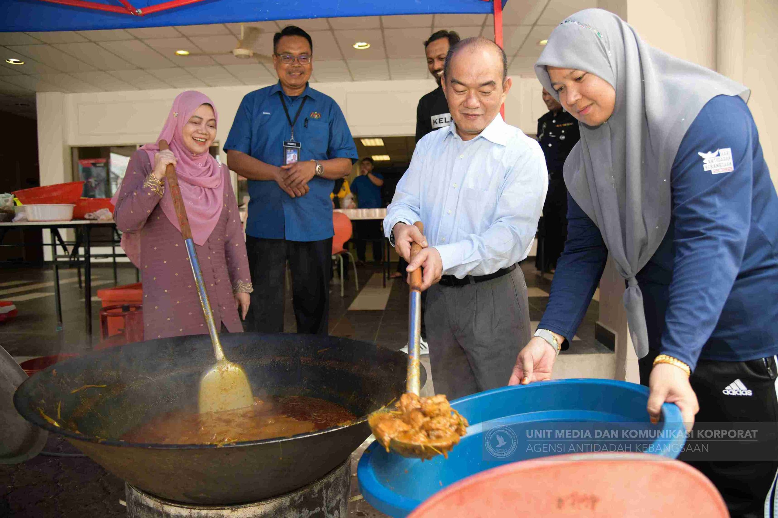 Kelab AADK Anjur Aktiviti Bakar Lemang Dan Memasak Rendang-4