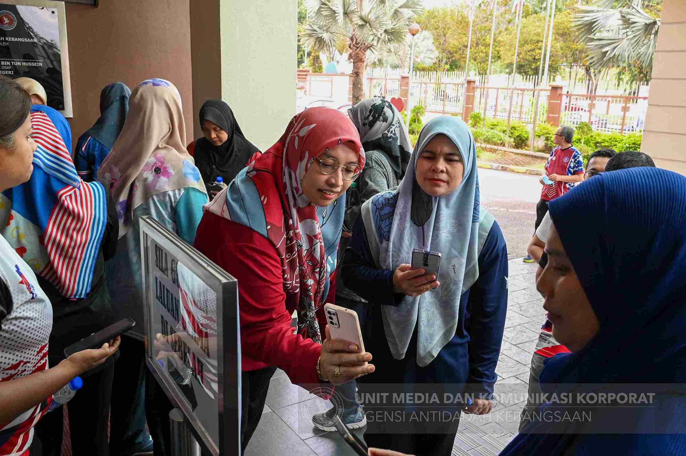 Jalan Santai 10,000 Langkah Bersama Warga AADK